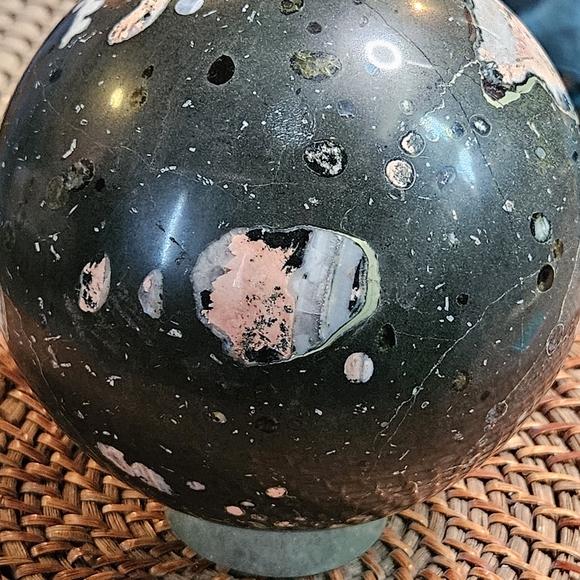 Plum Jasper decor centerpiece - Picture 4 of 5